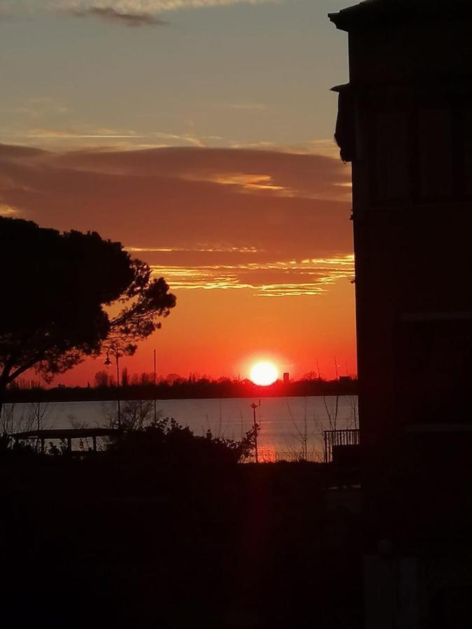 Orizzonte Marino Giallo Angolo Solare Verso La Laguna Cavallino-Treporti Exterior foto